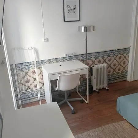 Апартаменты & Cosy Flat In Vibrant Bairro Alto